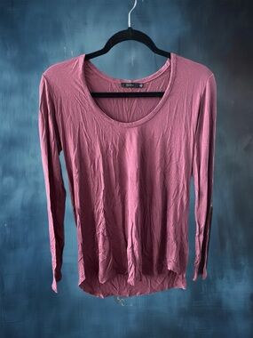 Talula Aritzia Long Sleeve Scoop Neck Top - Dusty Rose
